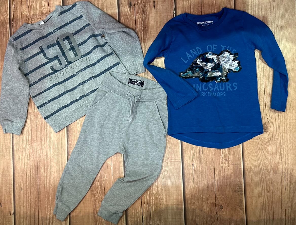 Свитшот Next маркировка 104
Штаны Next маркировка 97
Лонг Next маркировка 104
Цена за лот 15 рублей 
+ 375293360116
Почта /Европочта