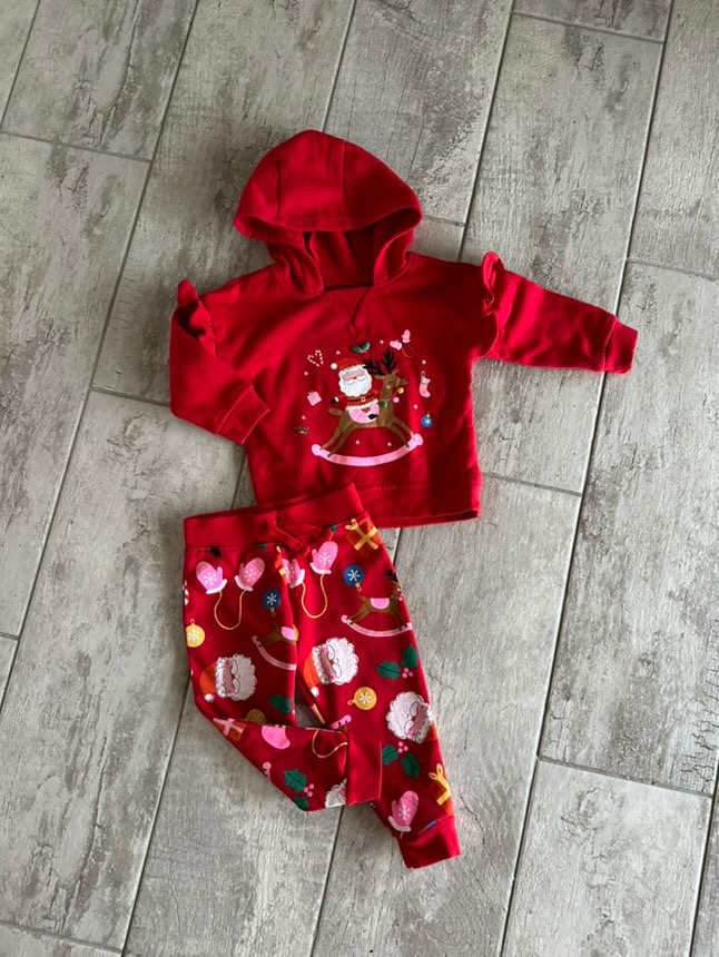 Комплект фирменный в новом состоянии 9-12 мес., флис, 27 руб., viber 8033 671 28 87