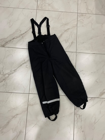 Штаны зимние H&M рост 128 но идут до 132 точно 
Желательно не на худого ребенка 
Цена 40 рублей 
@juliayablukova