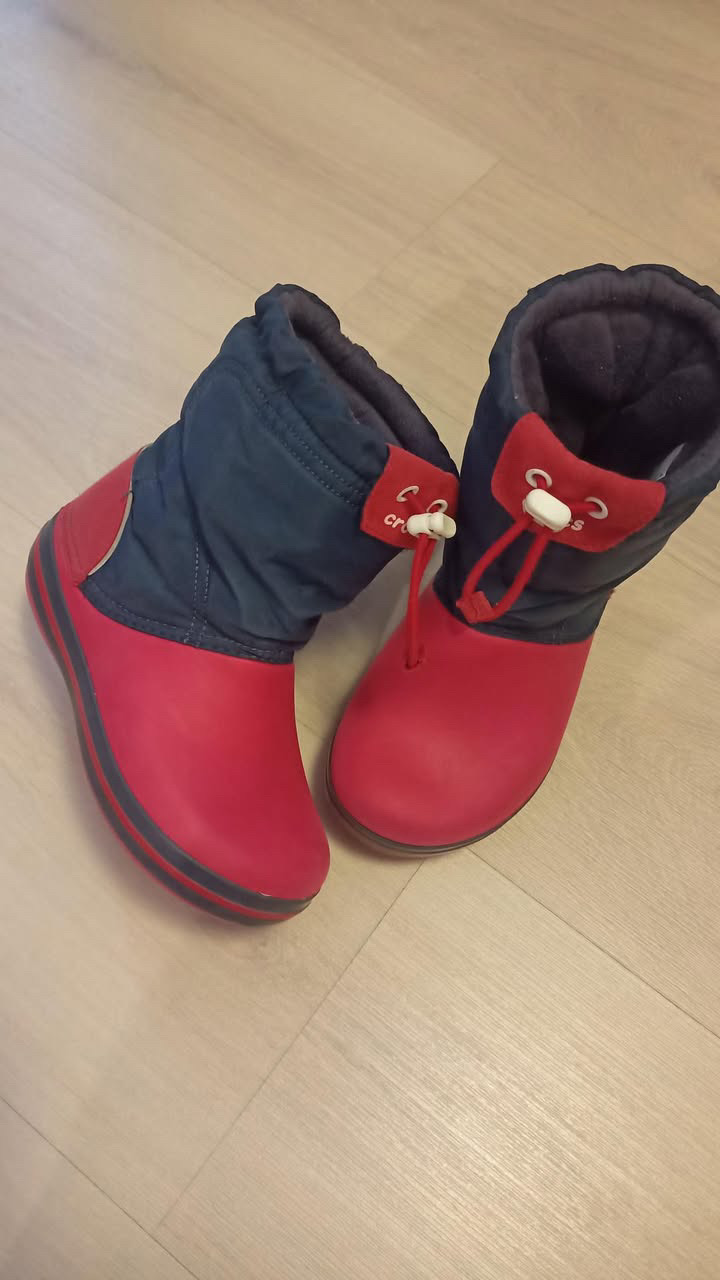 Сапоги Crocs, размер с12, наш 29, удобные и непромокаемые, в хорошем состоянии. 
30 руб.
+375257406932