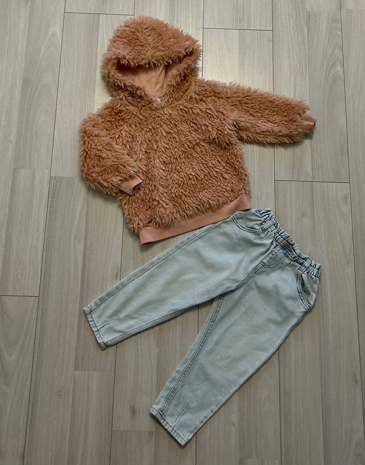 Фирменный лот для девочки , рост 92-98 см, стоимость 32 р , по всем вопросам пишите в Вайбер 29-599-50-18