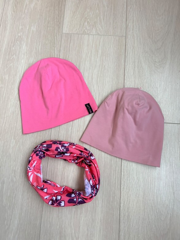 Шапочки Деми и тонкий снуд для девочки 3-5 лет в отличном состоянии.
Цена за лот 15 рублей ?
Вышлю по предоплате 
Вайбер 80295405774